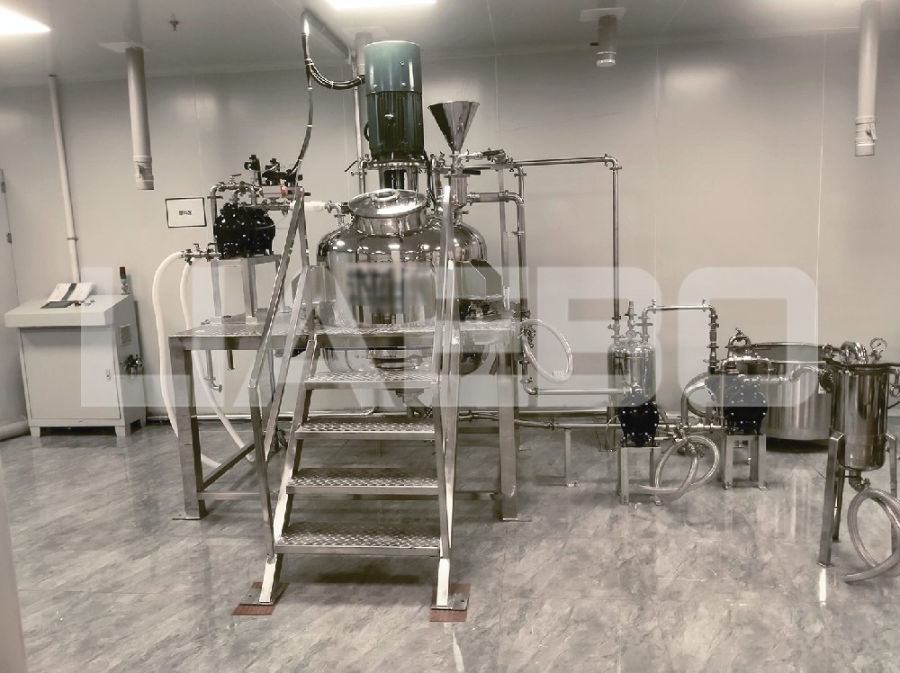 浙江杭州某企業(yè)樹脂材料上料系統(tǒng)成套設備調試成功