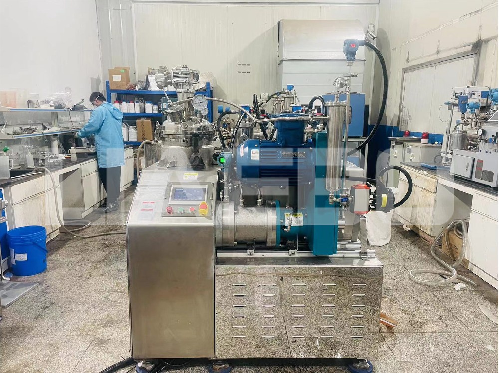 浙江某新材料公司3L雙動力砂磨機(jī)調(diào)試成功