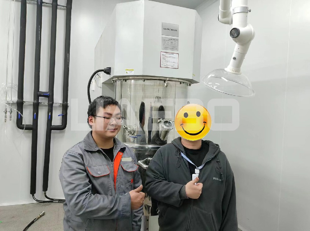 廣州某材料公司50L、100L、200L雙行星攪拌機(jī)調(diào)試成功