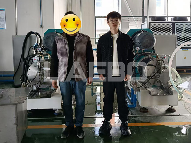 四川眉山某生物科技有限公司，4臺60L砂磨機(jī)調(diào)試成功