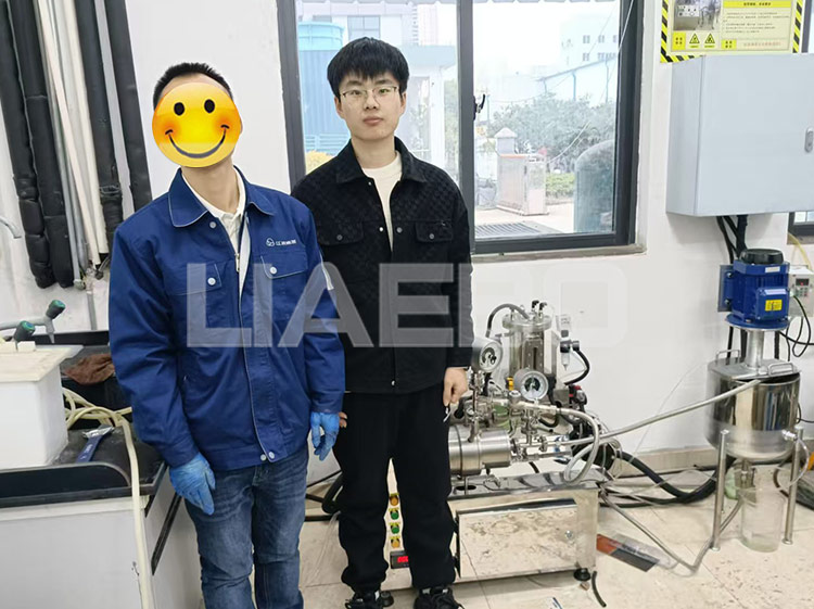 江西某技術(shù)研究院有限公司，1L實(shí)驗(yàn)室砂磨機(jī)調(diào)試成功